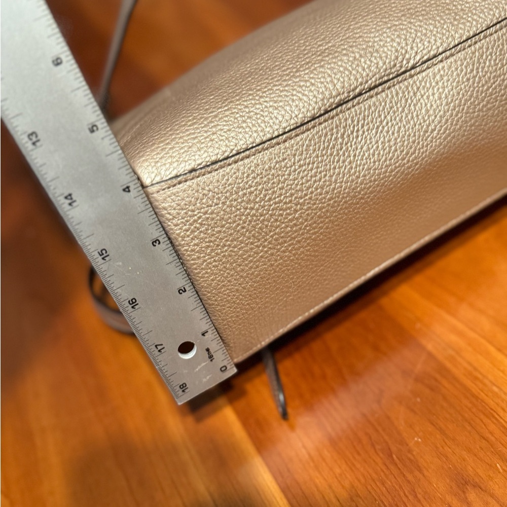 Coach gold leather handbag - Picture 10 of 16